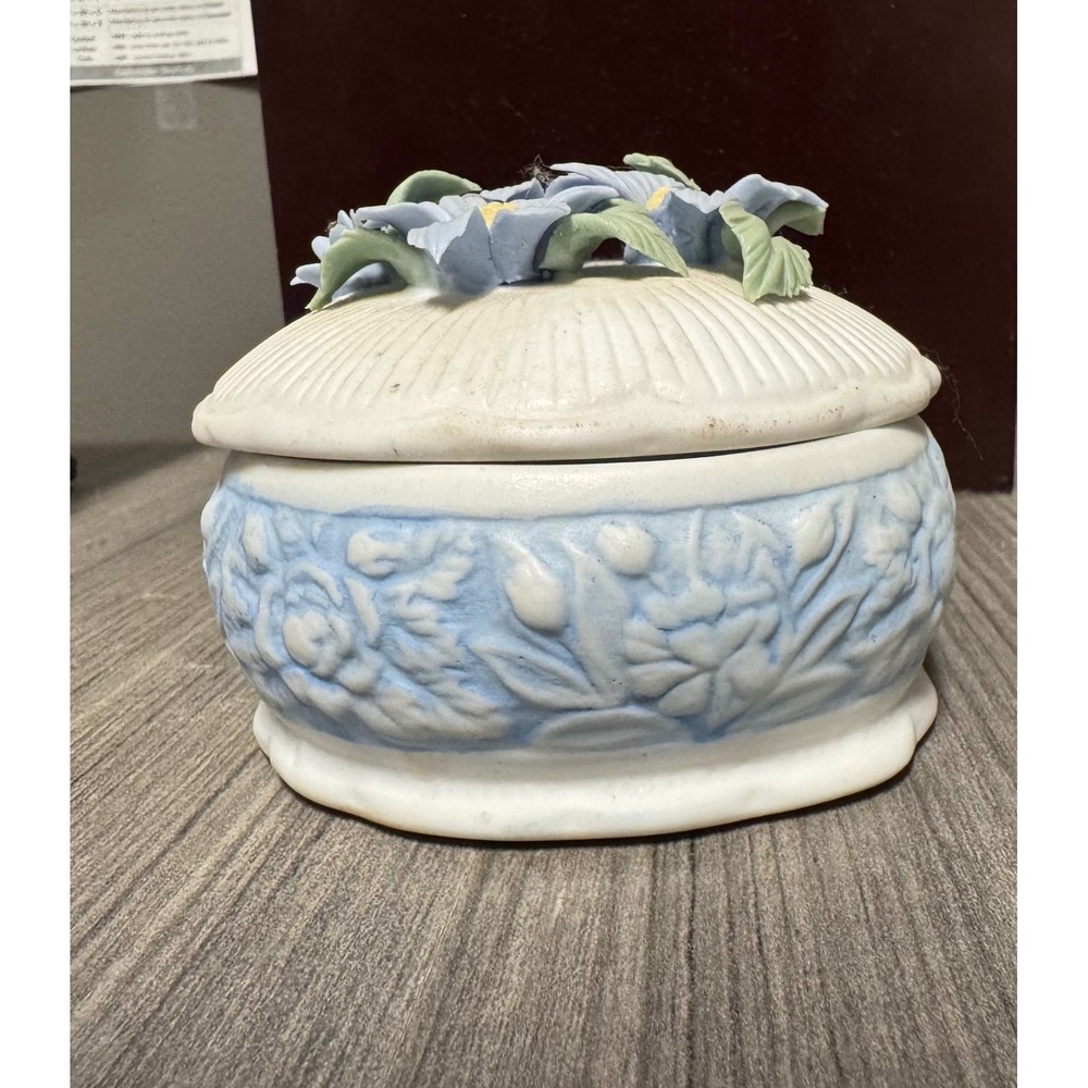 Hermitage Pottery Daisy Jewelry Box Vintage 1998 Blue White Floral Ceramic TX463